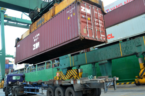 Logistics - nước ngoài “ăn” hết!